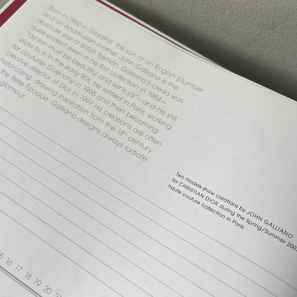 A year in fashion a look a day coffee table book - Picture 11 of 15